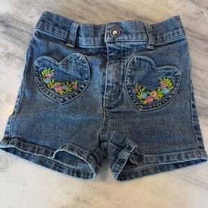 Toddler Girls Denim Jean Shorts Embroidered Heart Pockets, size 3T Arizona Jeans